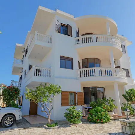 Apartment Koloseo Rezidence *